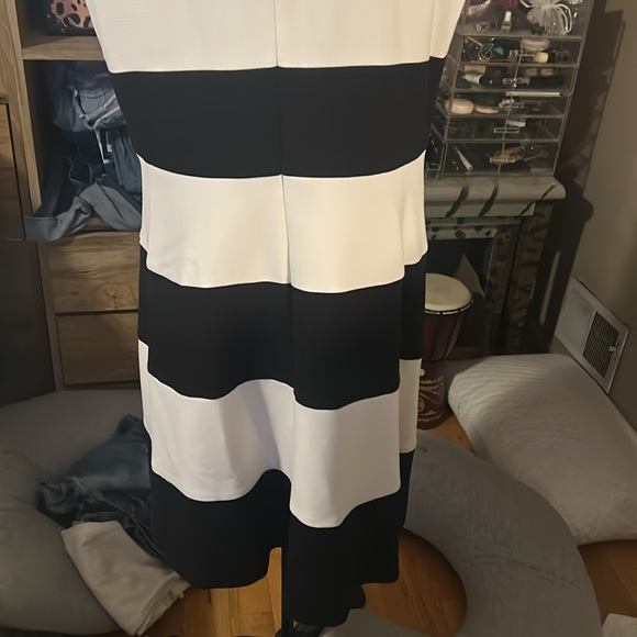 Ann Taylor Black and White Sheath Midi Dress - 18 - Picture 5 of 8